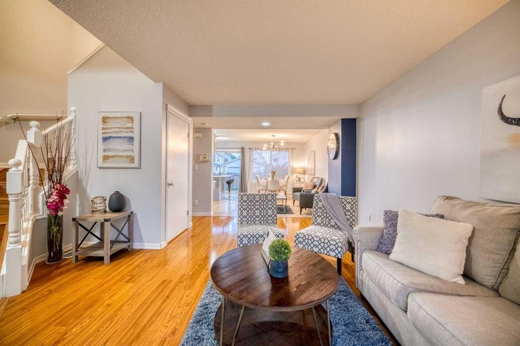 81 Prestwick Avenue Se, Calgary, AB - Indoor Photo Showing Living Room