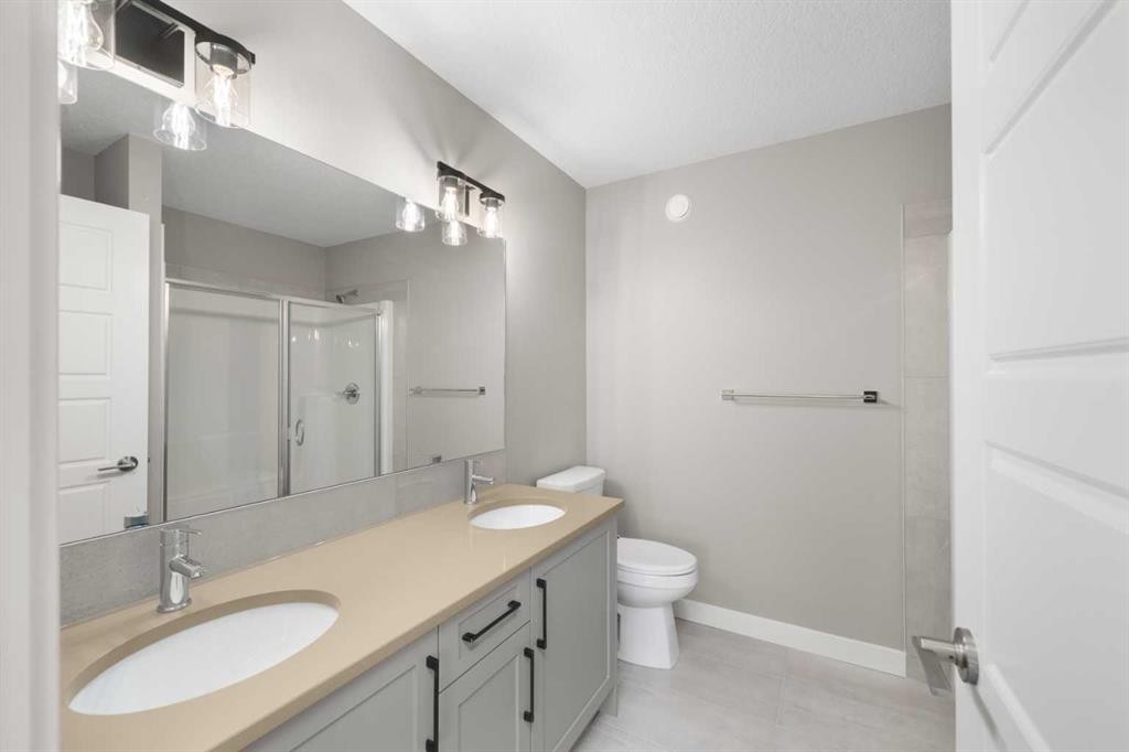 78 Sora Gardens Se, Calgary, AB - Indoor Photo Showing Bathroom