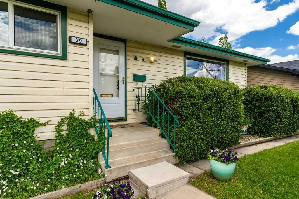 39 Maryvale Crescent Ne, Calgary, AB
