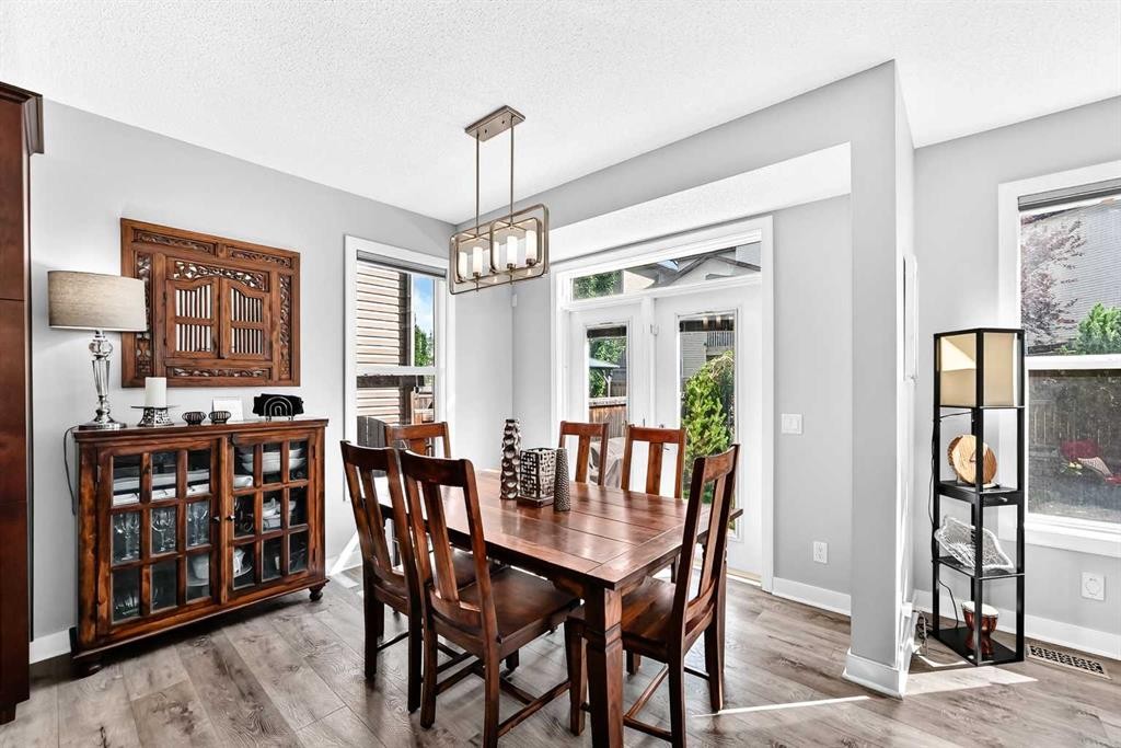 144 Pantego Close Nw, Calgary, AB - Indoor Photo Showing Dining Room