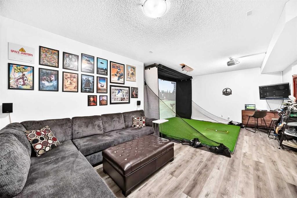 144 Pantego Close Nw, Calgary, AB - Indoor Photo Showing Other Room