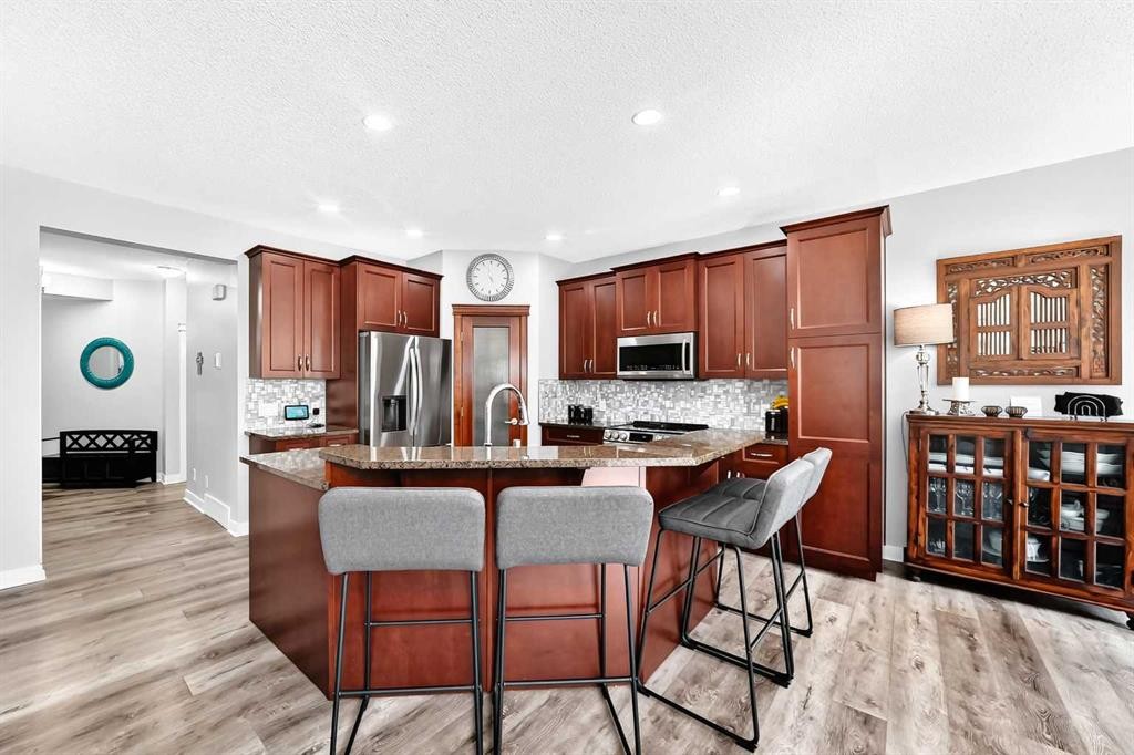 144 Pantego Close Nw, Calgary, AB - Indoor Photo Showing Kitchen With Upgraded Kitchen