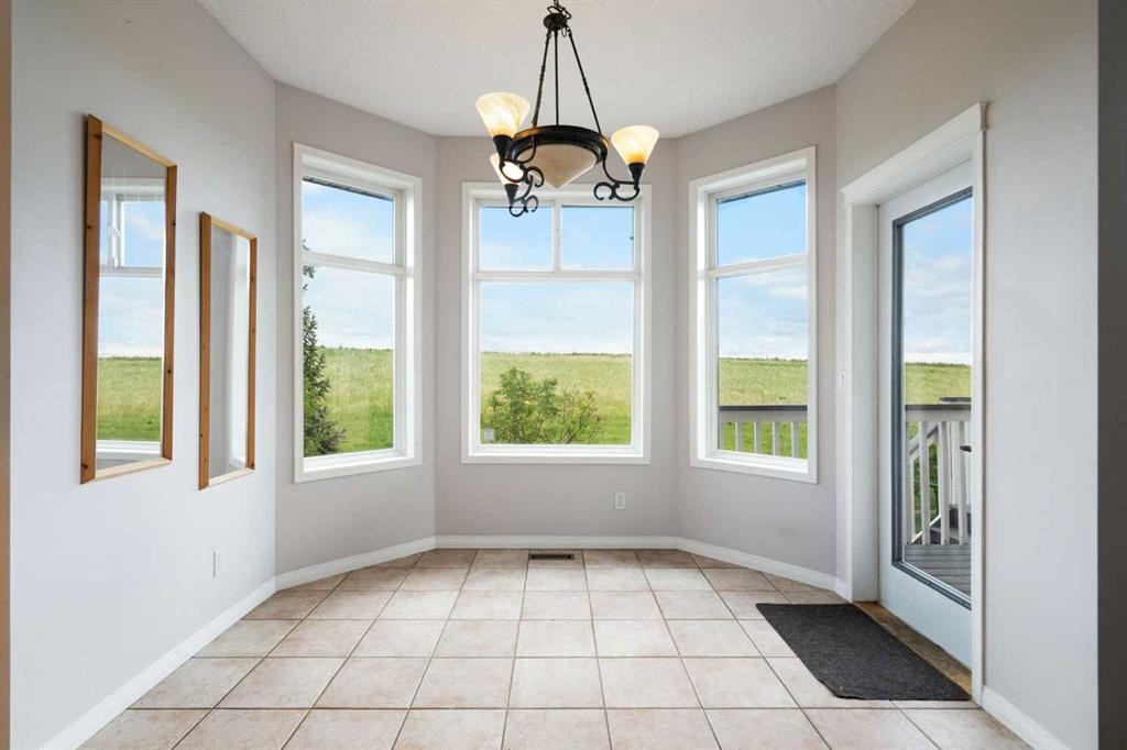 79 Royal Crest Way Nw, Calgary, AB - Indoor Photo Showing Other Room
