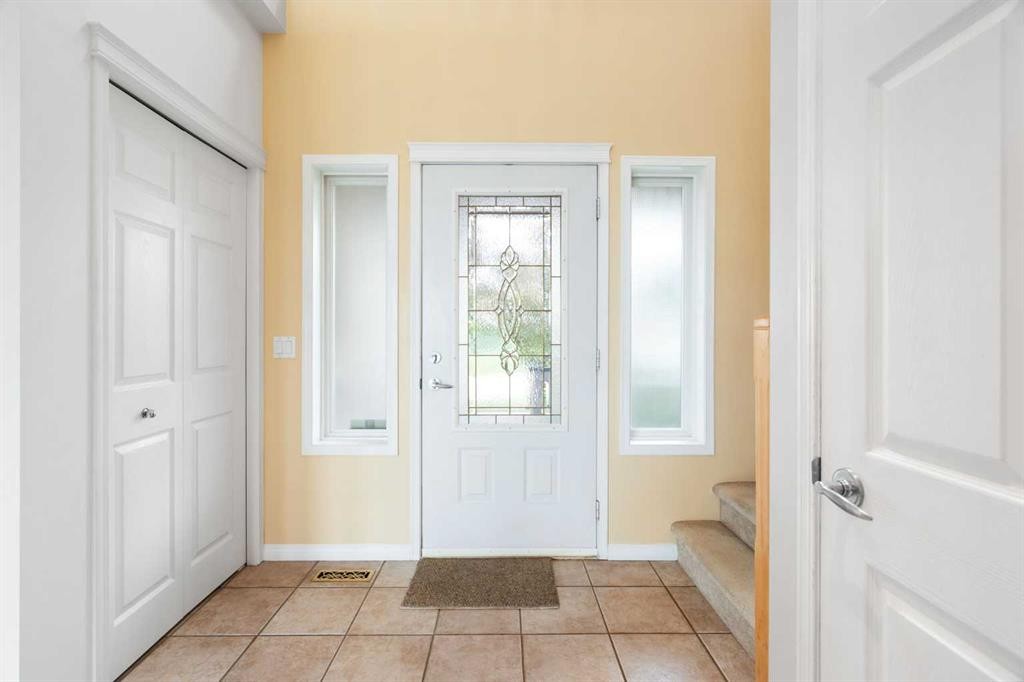 79 Royal Crest Way Nw, Calgary, AB - Indoor Photo Showing Other Room