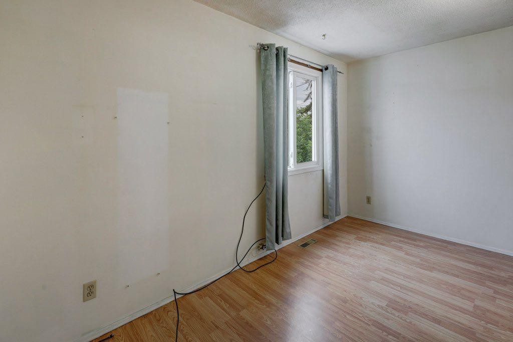 2009 41 Street Se, Calgary, AB - Indoor Photo Showing Other Room
