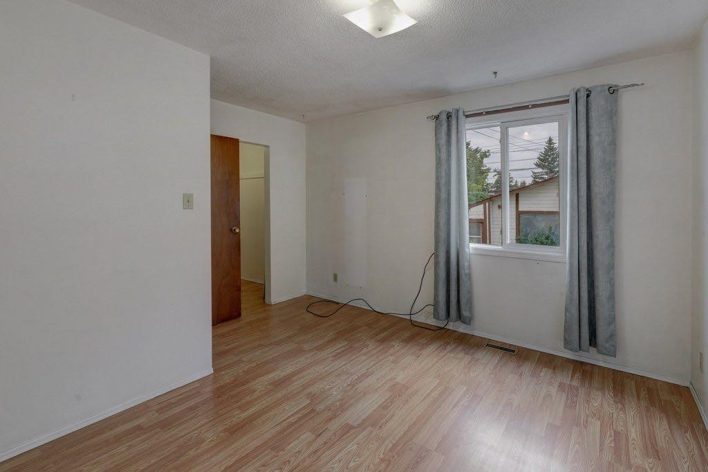 2009 41 Street Se, Calgary, AB - Indoor Photo Showing Other Room