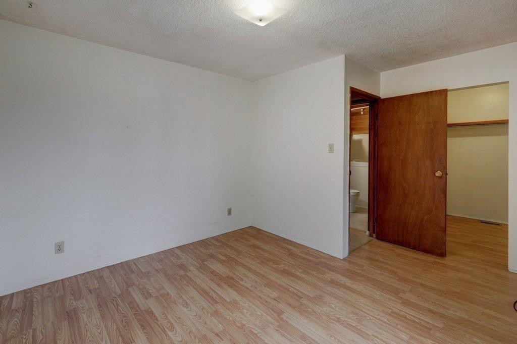 2009 41 Street Se, Calgary, AB - Indoor Photo Showing Other Room