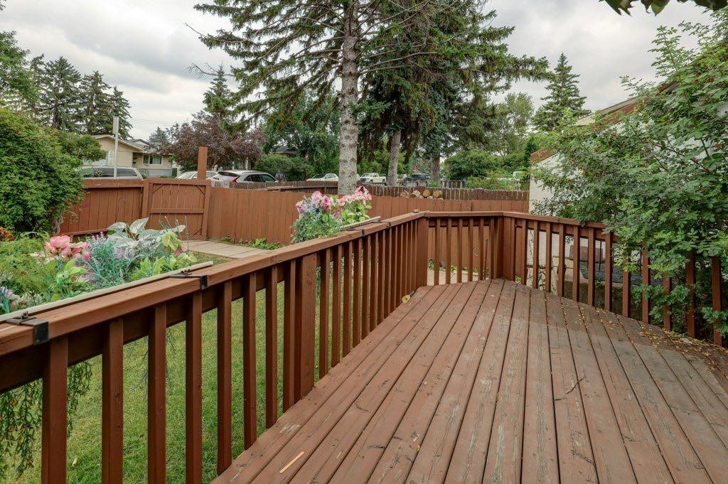 2009 41 Street Se, Calgary, AB - Outdoor With Deck Patio Veranda