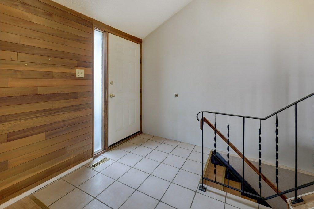 2009 41 Street Se, Calgary, AB - Indoor Photo Showing Other Room