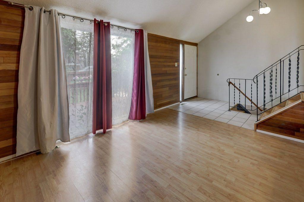 2009 41 Street Se, Calgary, AB - Indoor Photo Showing Other Room