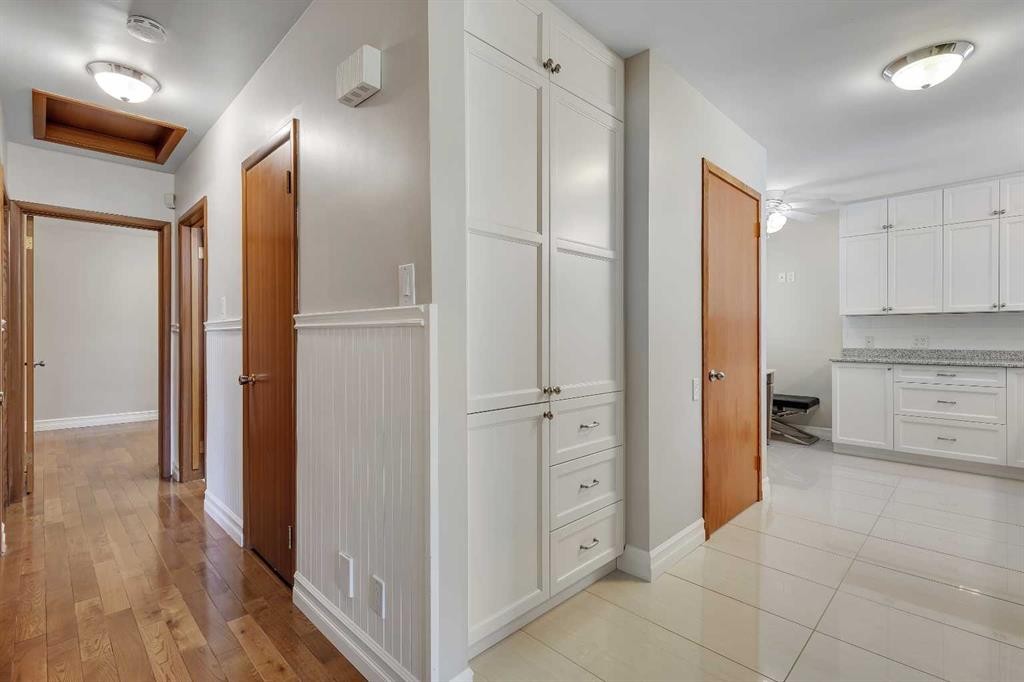 3324 Morley Crescent Nw, Calgary, AB - Indoor Photo Showing Other Room