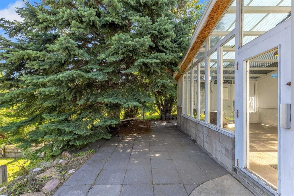 3324 Morley Crescent Nw, Calgary, AB - Outdoor