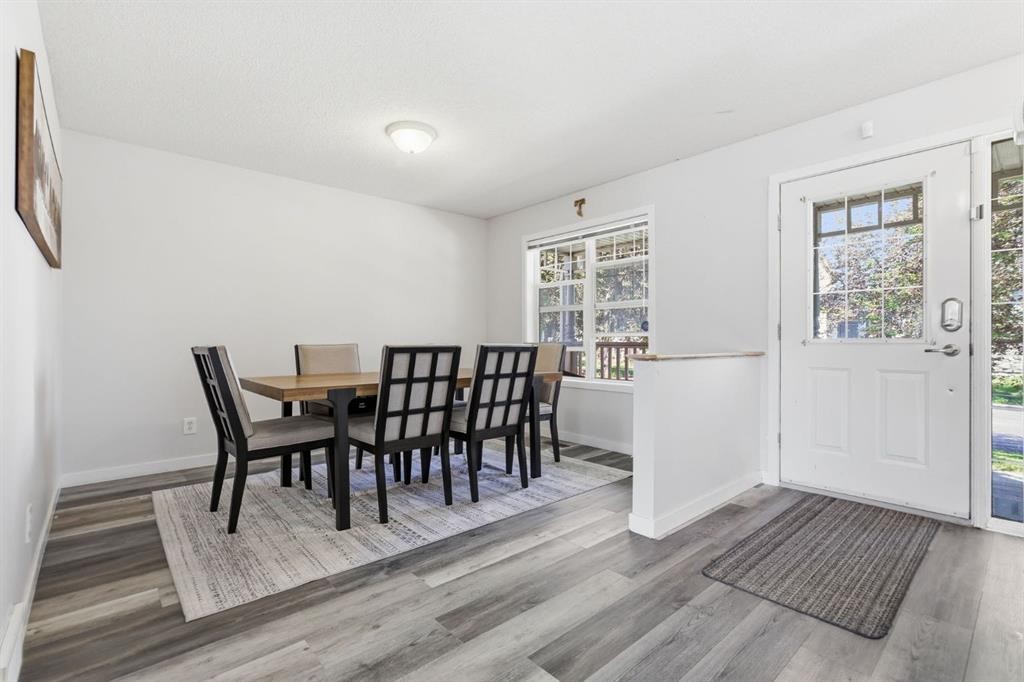 134 Prestwick Landing Se, Calgary, AB - Indoor Photo Showing Dining Room