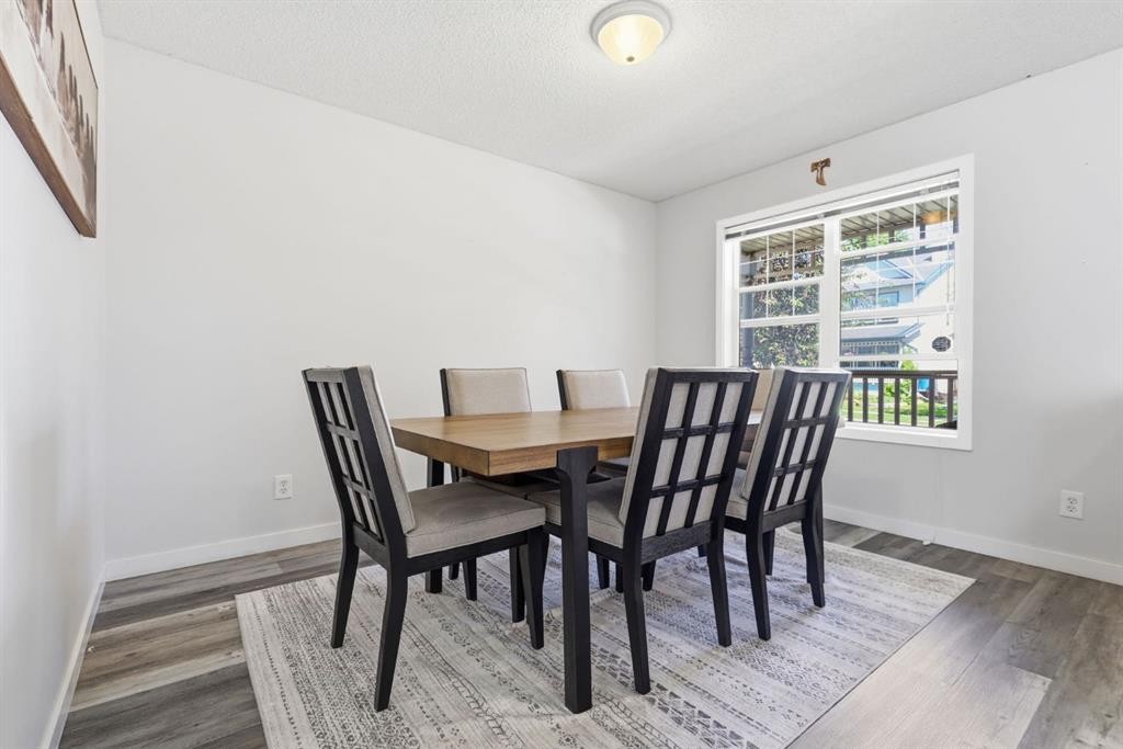 134 Prestwick Landing Se, Calgary, AB - Indoor Photo Showing Dining Room