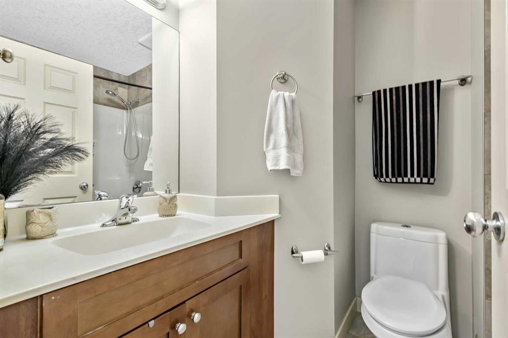 13 Dain Place Nw, Langdon, AB - Indoor Photo Showing Bathroom
