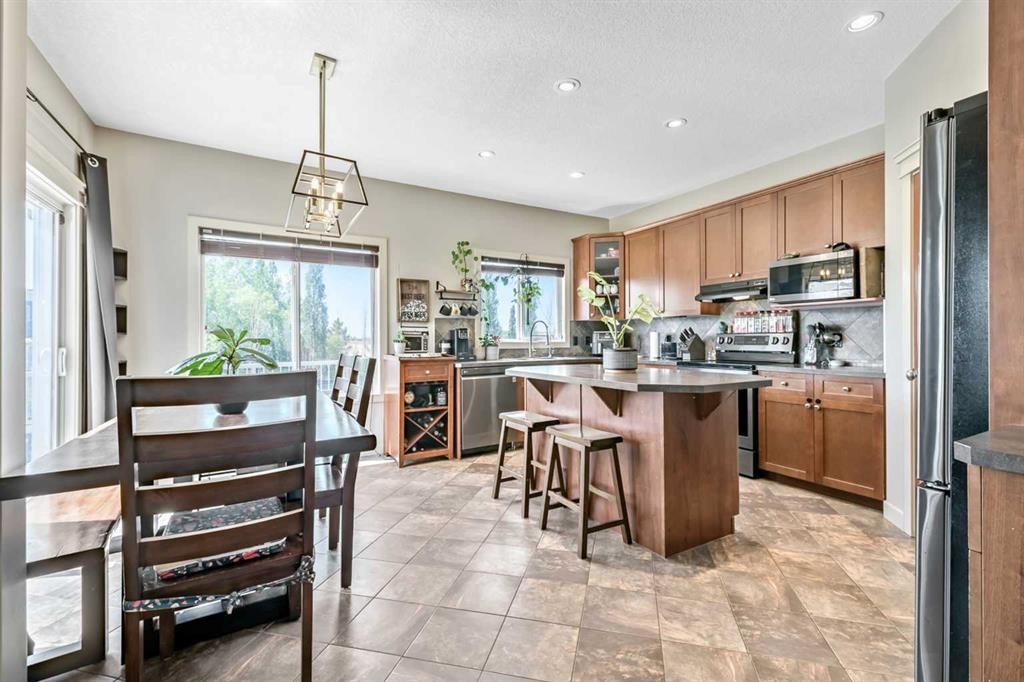 13 Dain Place Nw, Langdon, AB - Indoor