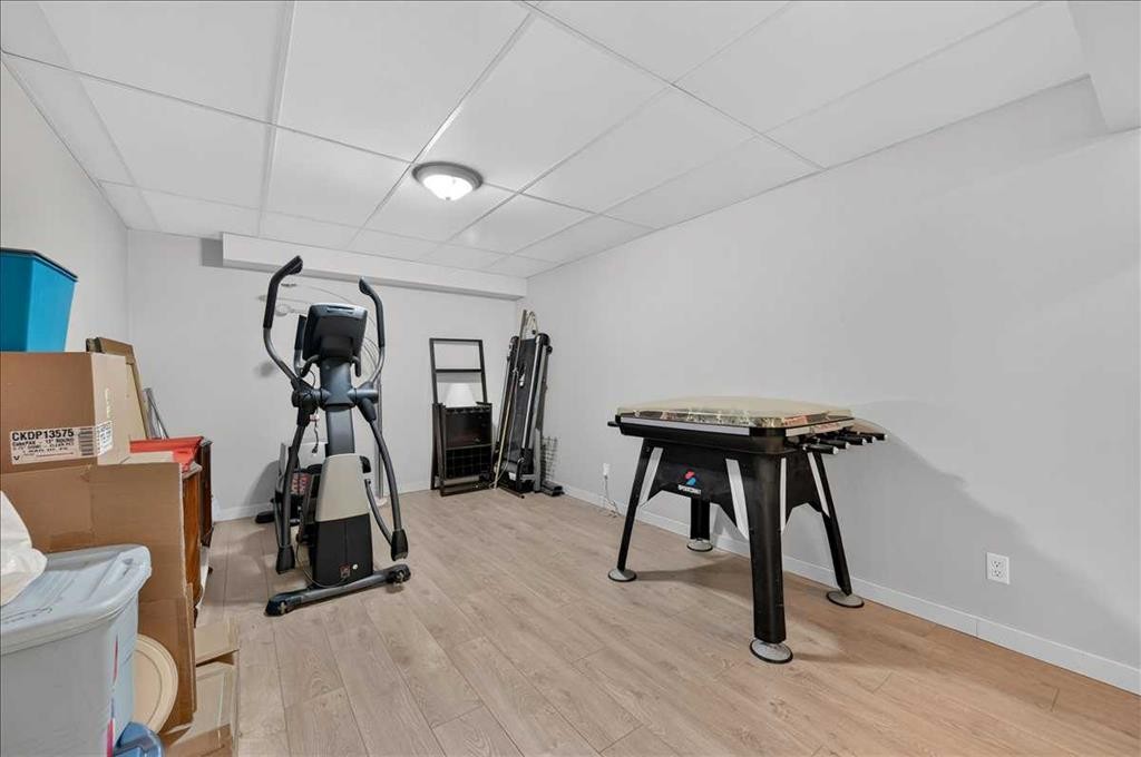 23-33 Stonegate Drive Nw, Airdrie, AB - Indoor Photo Showing Other Room