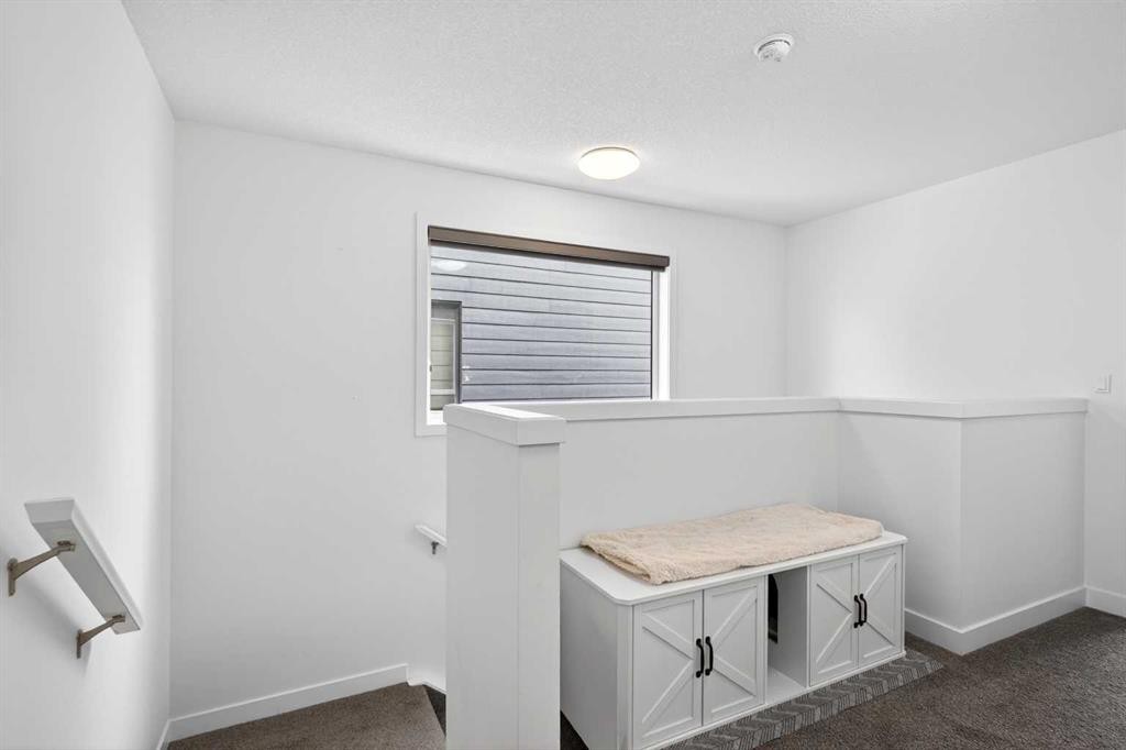 48 Willow Green Sw, Airdrie, AB - Indoor Photo Showing Other Room