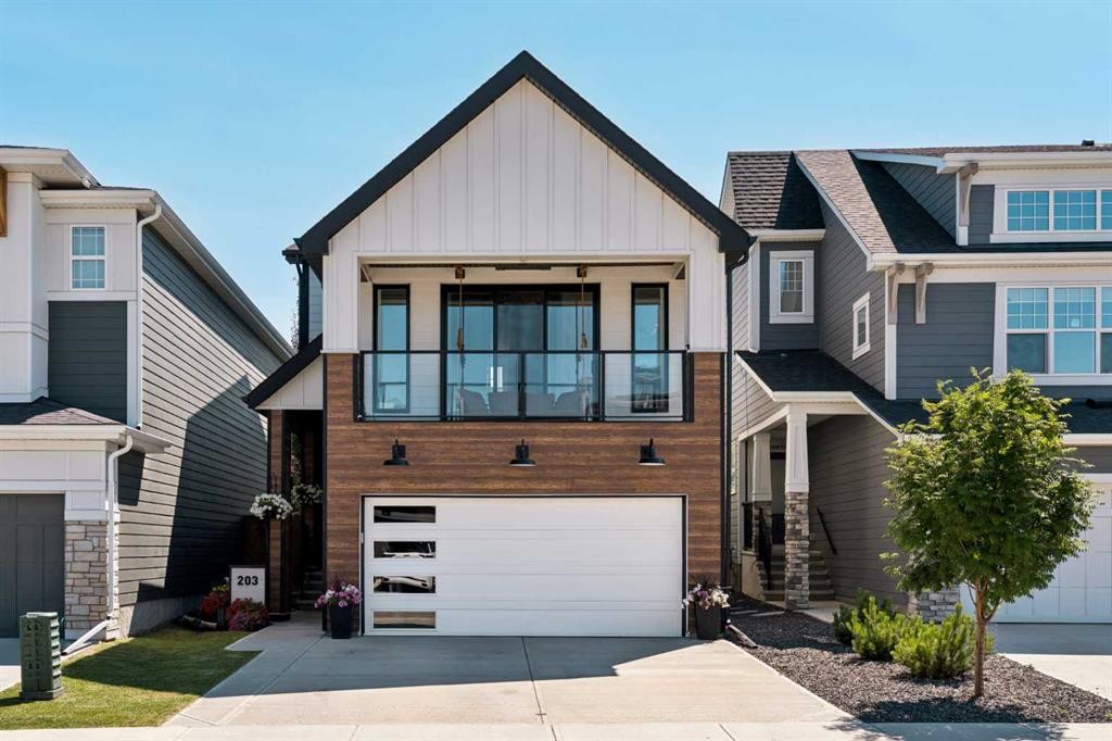 203 Cranbrook Park Se, Calgary, AB - Outdoor With Facade