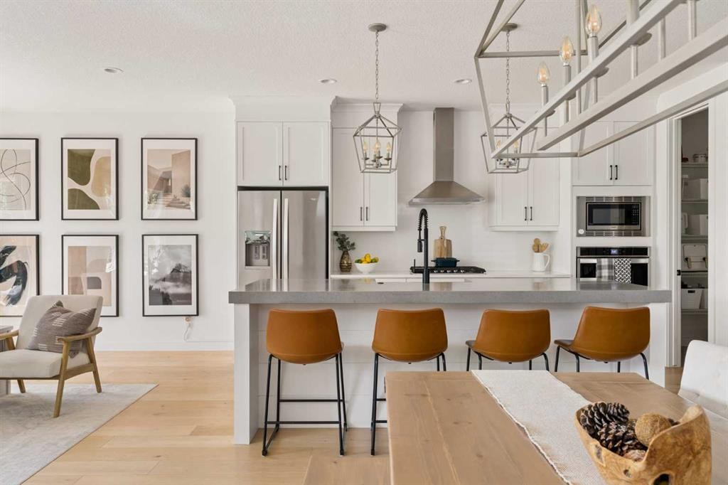 203 Cranbrook Park Se, Calgary, AB - Indoor Photo Showing Kitchen With Upgraded Kitchen