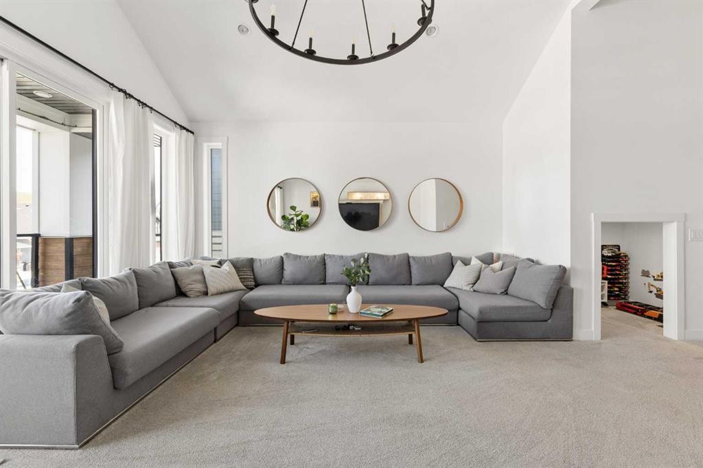 203 Cranbrook Park Se, Calgary, AB - Indoor Photo Showing Living Room