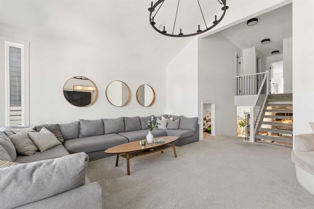 203 Cranbrook Park Se, Calgary, AB - Indoor Photo Showing Living Room