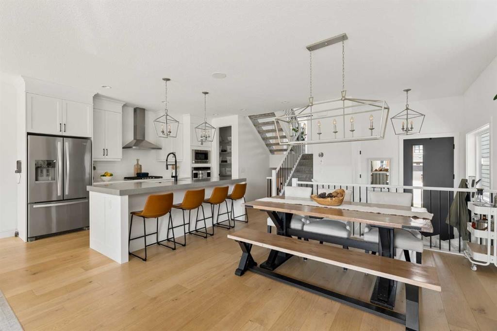 203 Cranbrook Park Se, Calgary, AB - Indoor Photo Showing Kitchen With Upgraded Kitchen