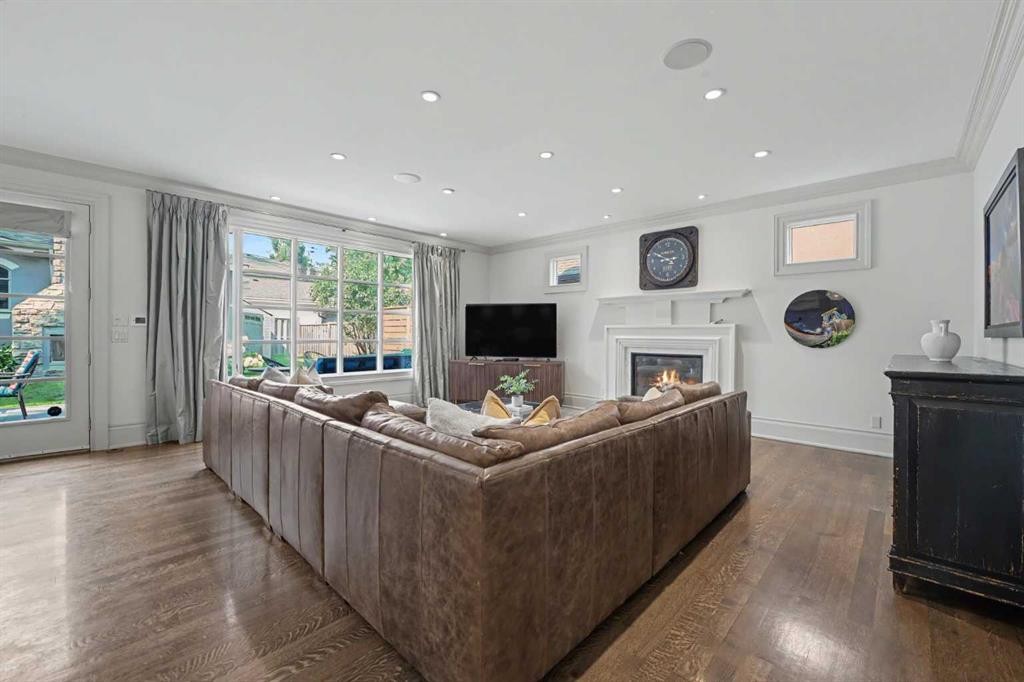 614 Crescent Boulevard Sw, Calgary, AB