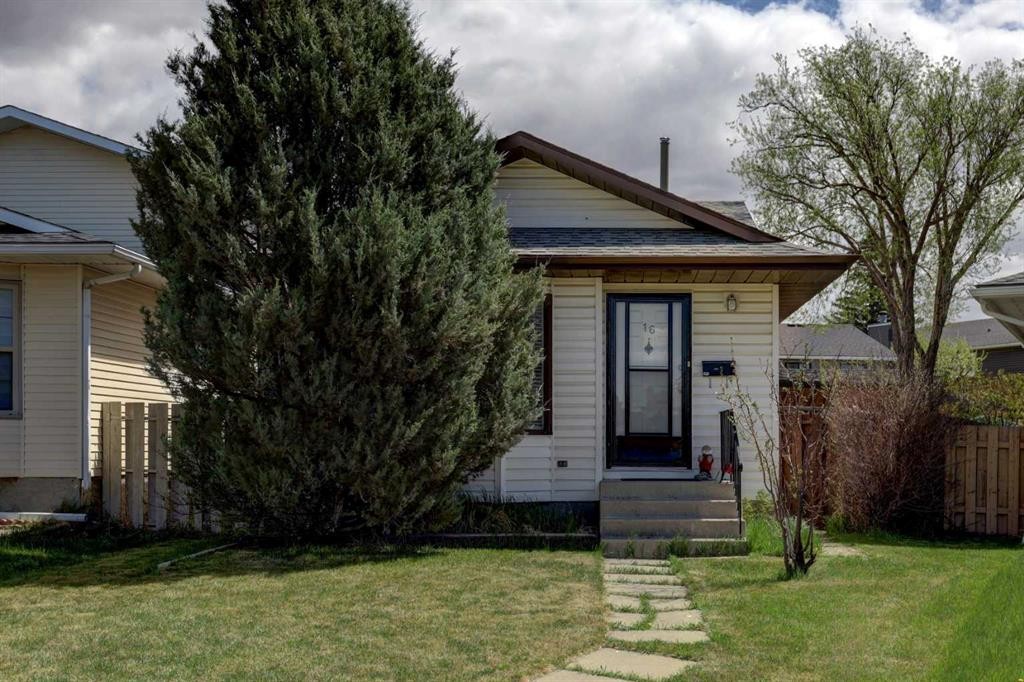16 Martingrove Mews Ne, Calgary, AB - Outdoor