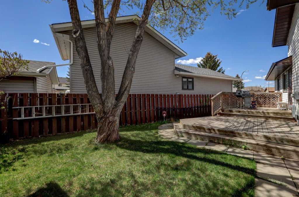 16 Martingrove Mews Ne, Calgary, AB - Outdoor With Exterior