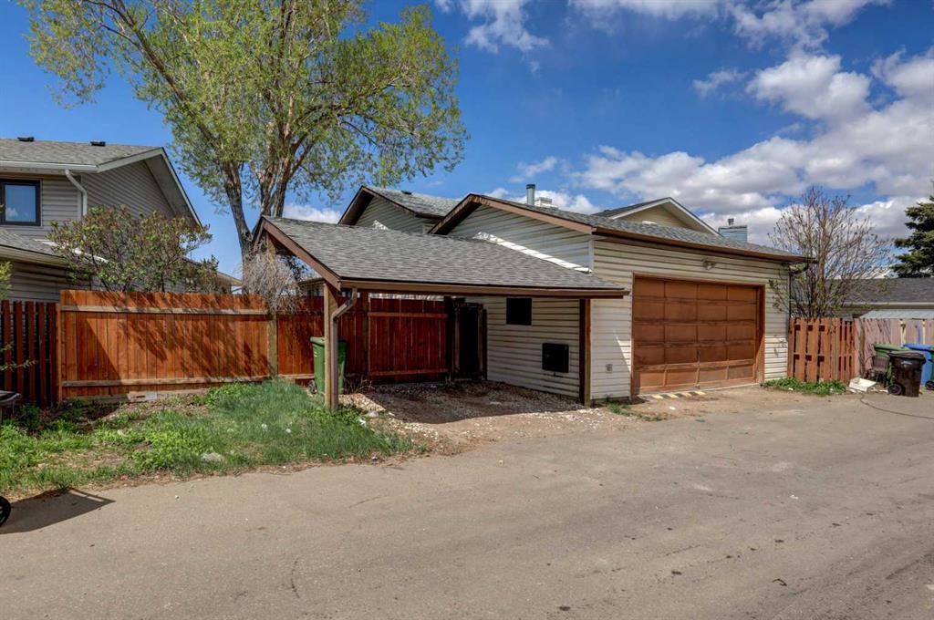 16 Martingrove Mews Ne, Calgary, AB - Outdoor