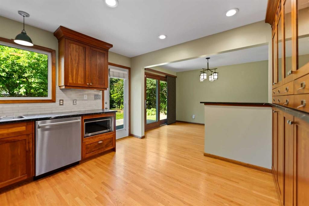 21 Roseview Drive Nw, Calgary, AB