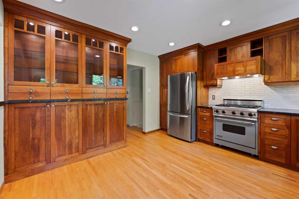 21 Roseview Drive Nw, Calgary, AB