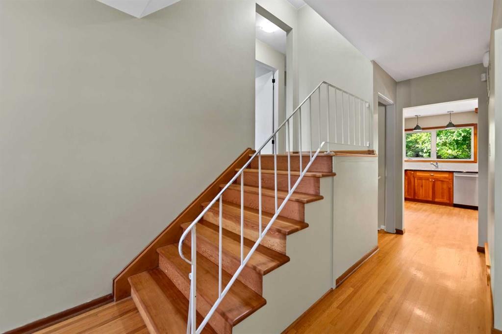 21 Roseview Drive Nw, Calgary, AB