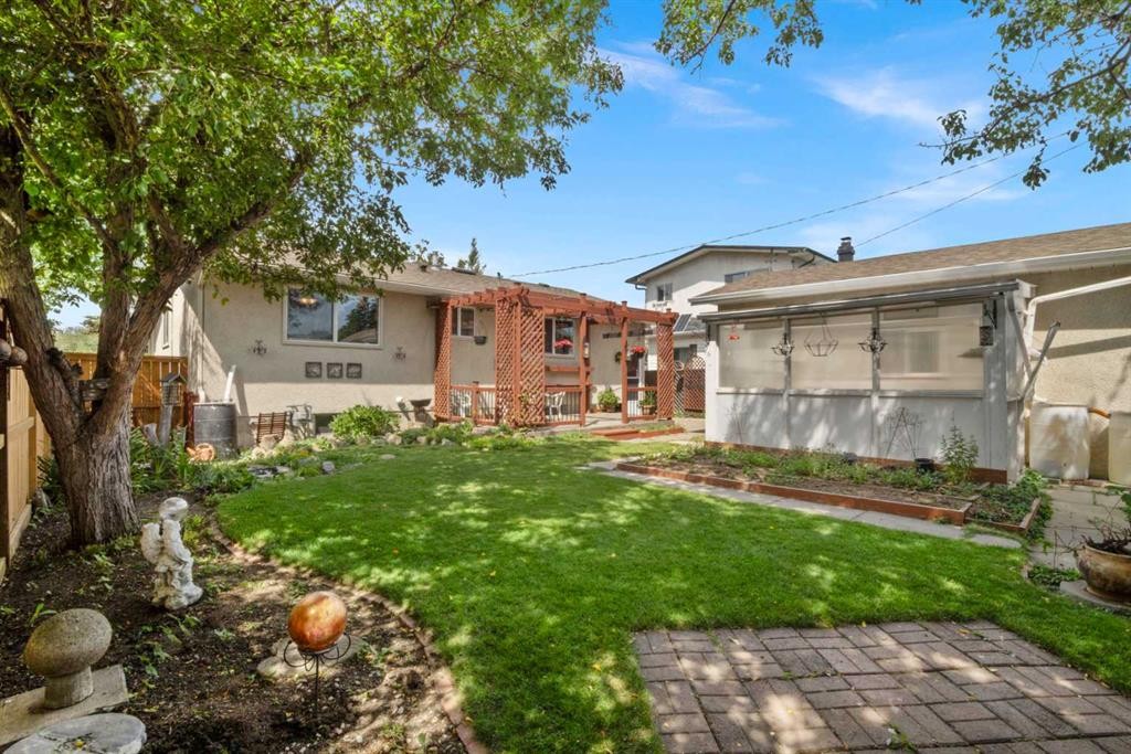 6832 Huntchester Road Ne, Calgary, AB - Outdoor