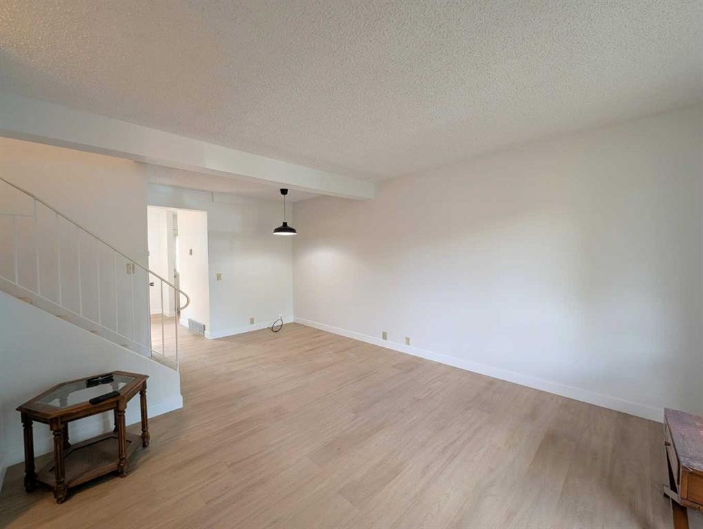 137 Bermuda Drive Nw, Calgary, AB - Indoor Photo Showing Other Room