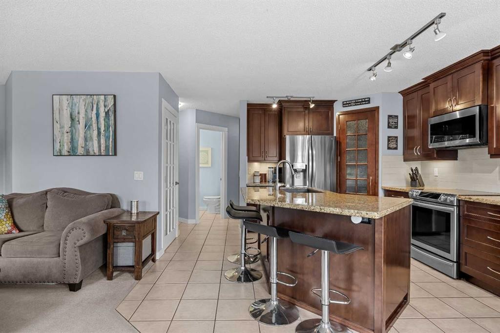 109 Hidden Valley Grove Nw, Calgary, AB - Indoor Photo Showing Kitchen