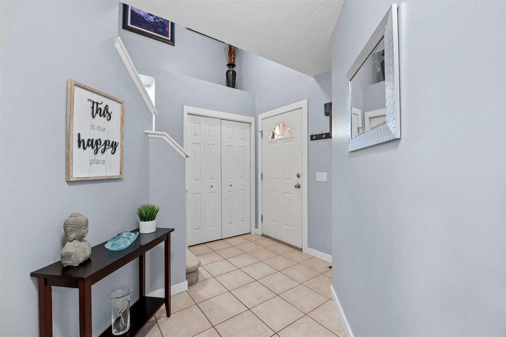109 Hidden Valley Grove Nw, Calgary, AB - Indoor Photo Showing Other Room