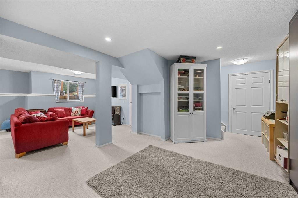 109 Hidden Valley Grove Nw, Calgary, AB - Indoor