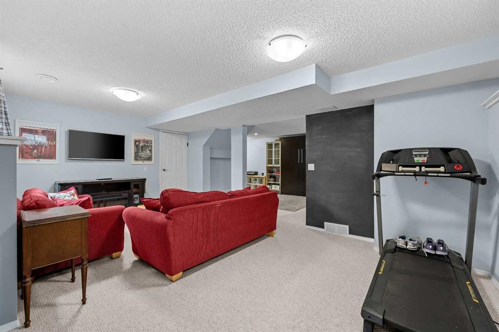 109 Hidden Valley Grove Nw, Calgary, AB - Indoor