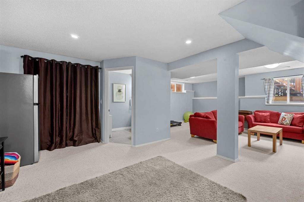 109 Hidden Valley Grove Nw, Calgary, AB - Indoor