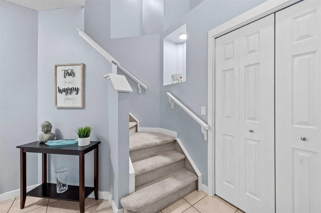 109 Hidden Valley Grove Nw, Calgary, AB - Indoor Photo Showing Other Room