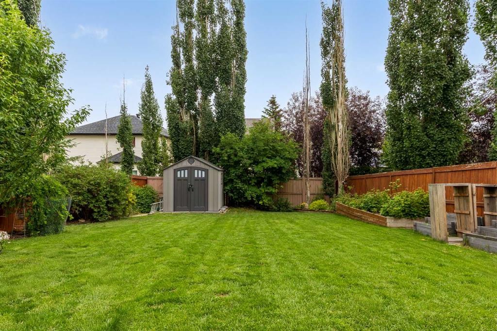 109 Hidden Valley Grove Nw, Calgary, AB - Outdoor With Backyard