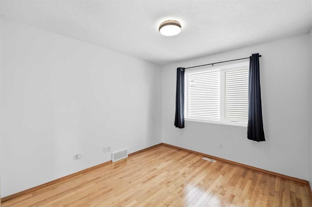288 Springborough Way Sw, Calgary, AB - Indoor Photo Showing Other Room