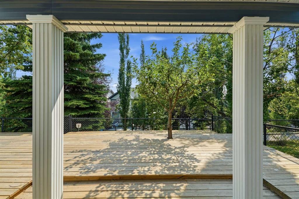 288 Springborough Way Sw, Calgary, AB -