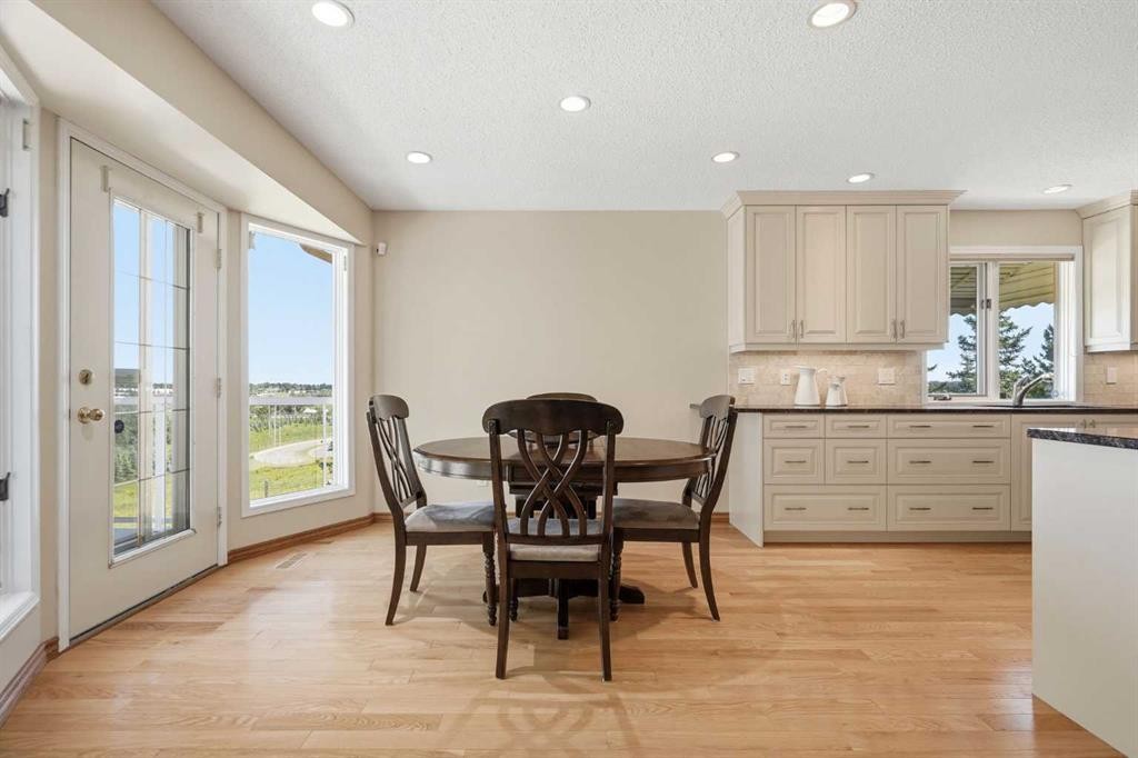 135 Shawnee Rise Sw, Calgary, AB - Indoor