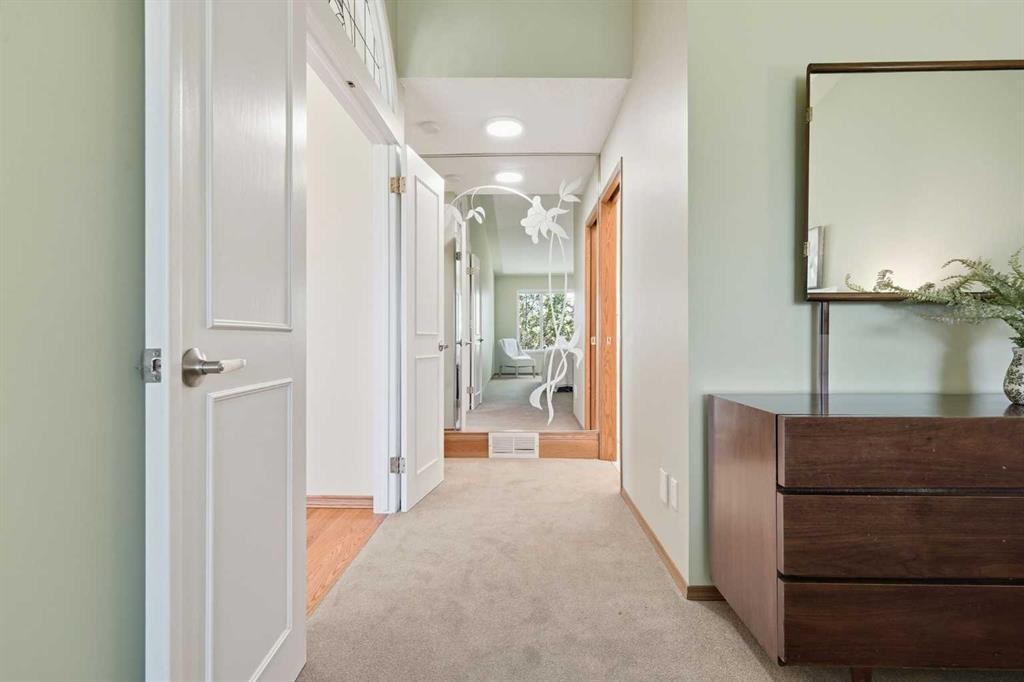 135 Shawnee Rise Sw, Calgary, AB - Indoor Photo Showing Other Room