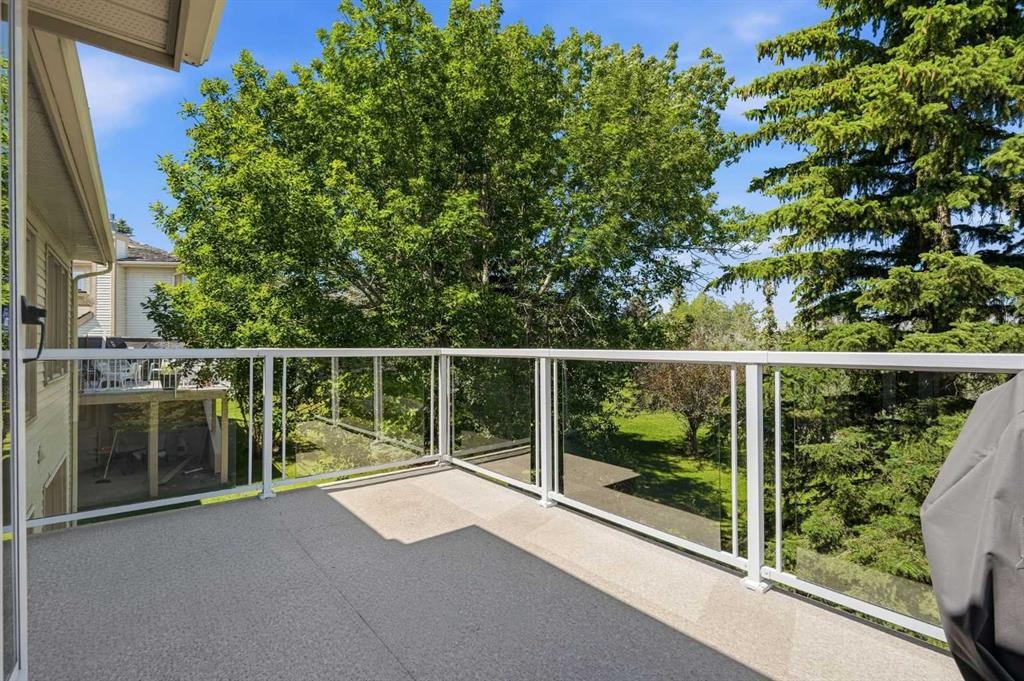 135 Shawnee Rise Sw, Calgary, AB - Outdoor With Exterior