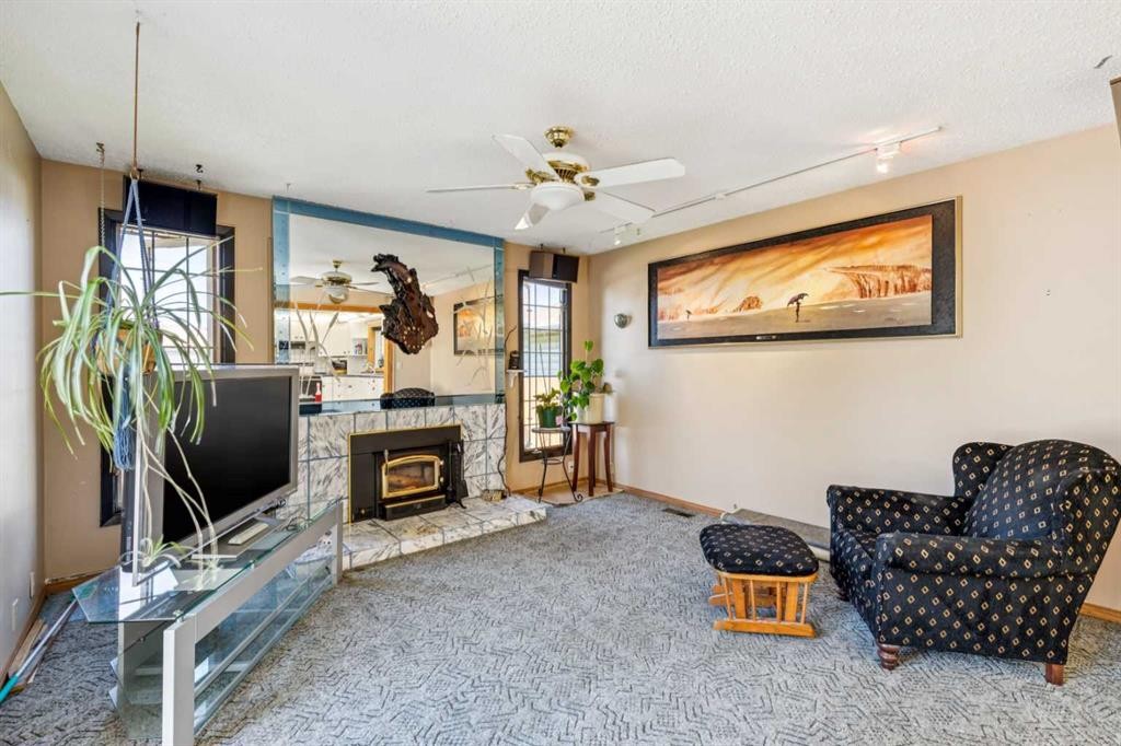 4819 Rundlewood Drive Ne, Calgary, AB - Indoor With Fireplace