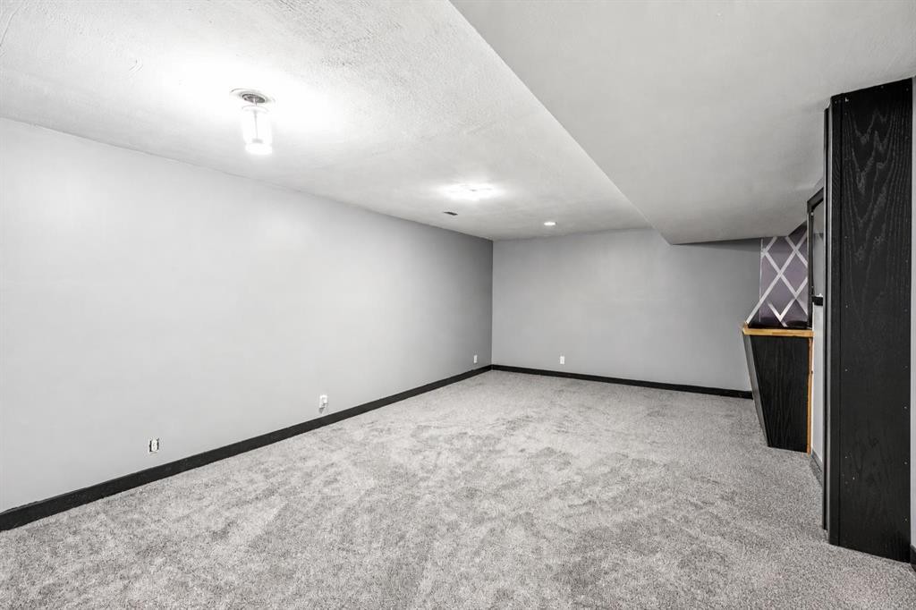 4819 Rundlewood Drive Ne, Calgary, AB - Indoor